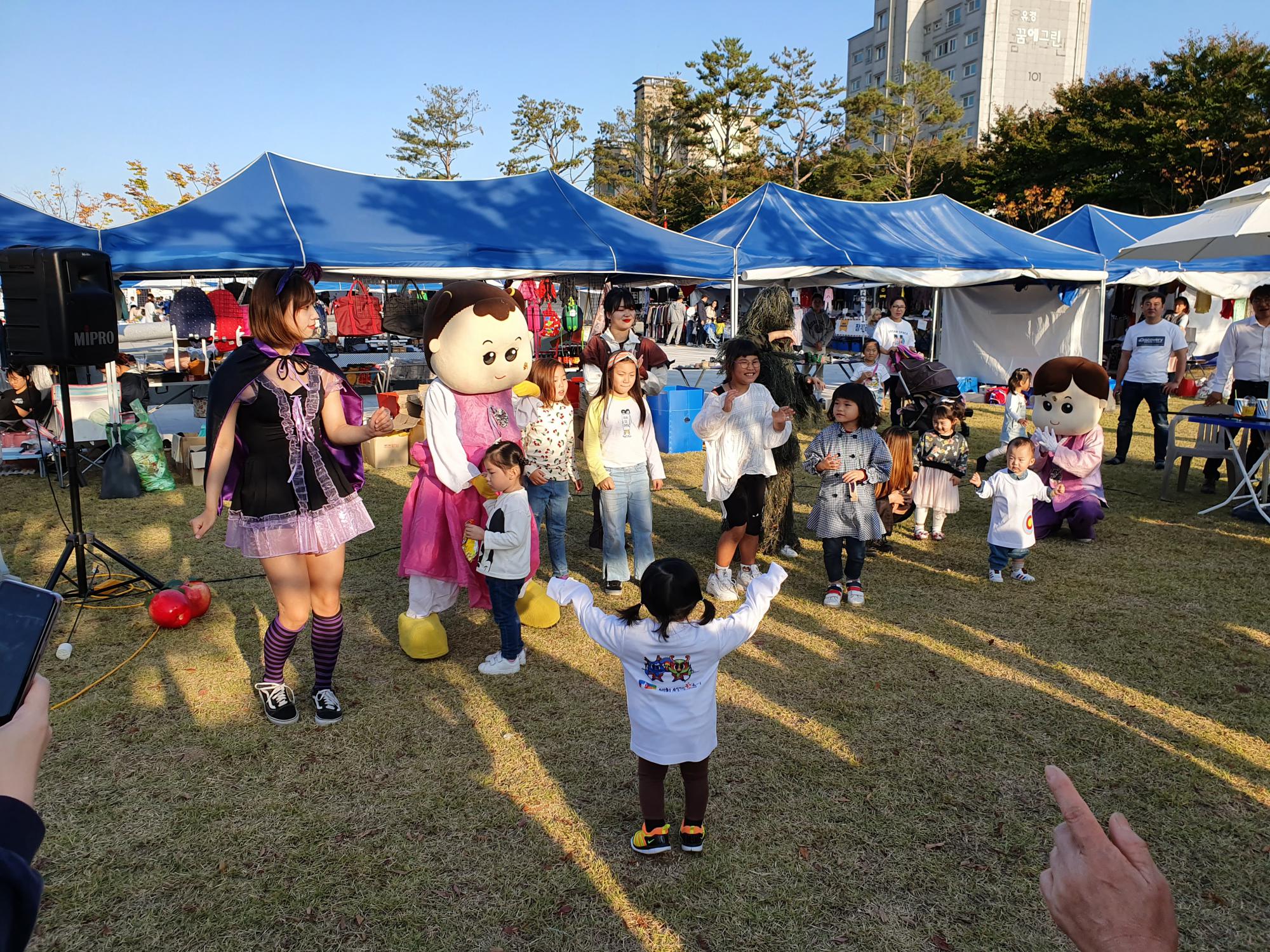 축제장 스케치